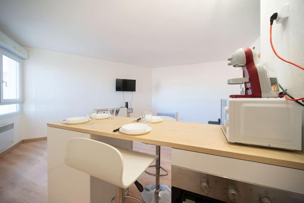 Fully Equipped 2 To 4 People St Charles Appartement *